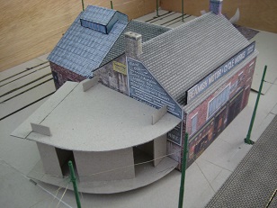 Corner Building Internal Support